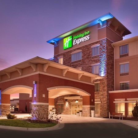 Holiday Inn Express & Suites Overland Park, An Ihg Hotel Exterior photo